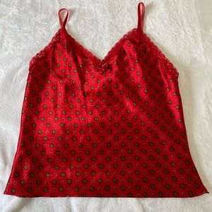 Silky red top!♥️